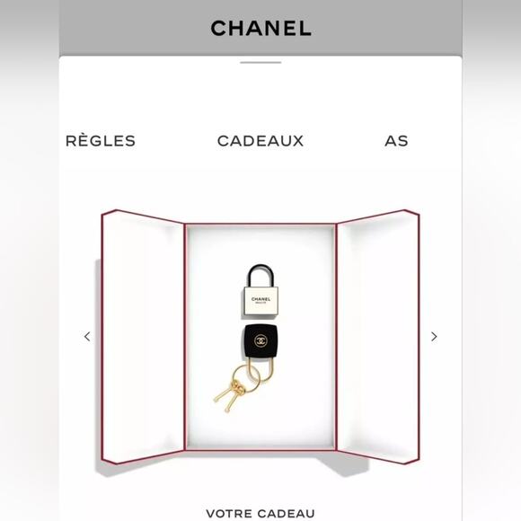 Chanel Black & Gold Keychain Pad Lock - Picture 3 of 7